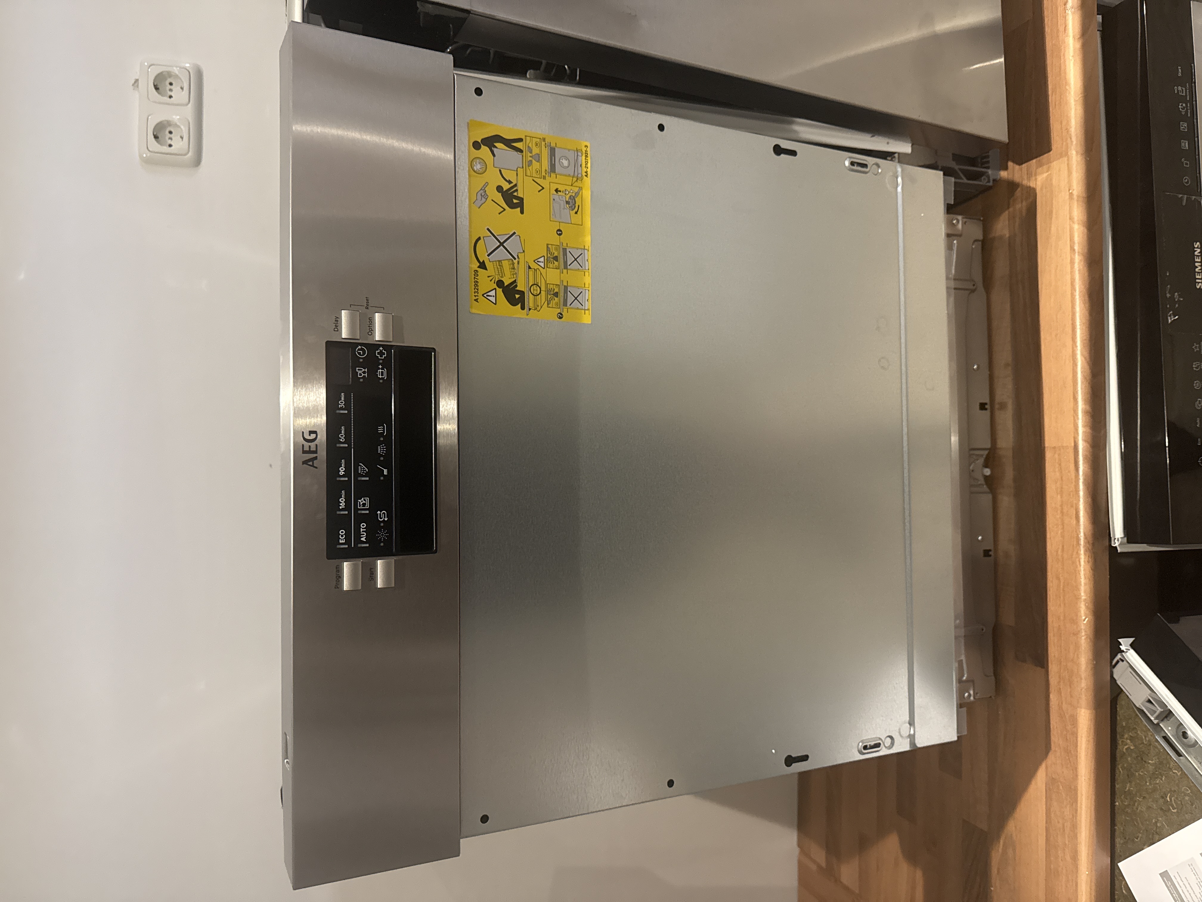 Teilintegrierter Geschirrspüler AEG FEE53680ZM