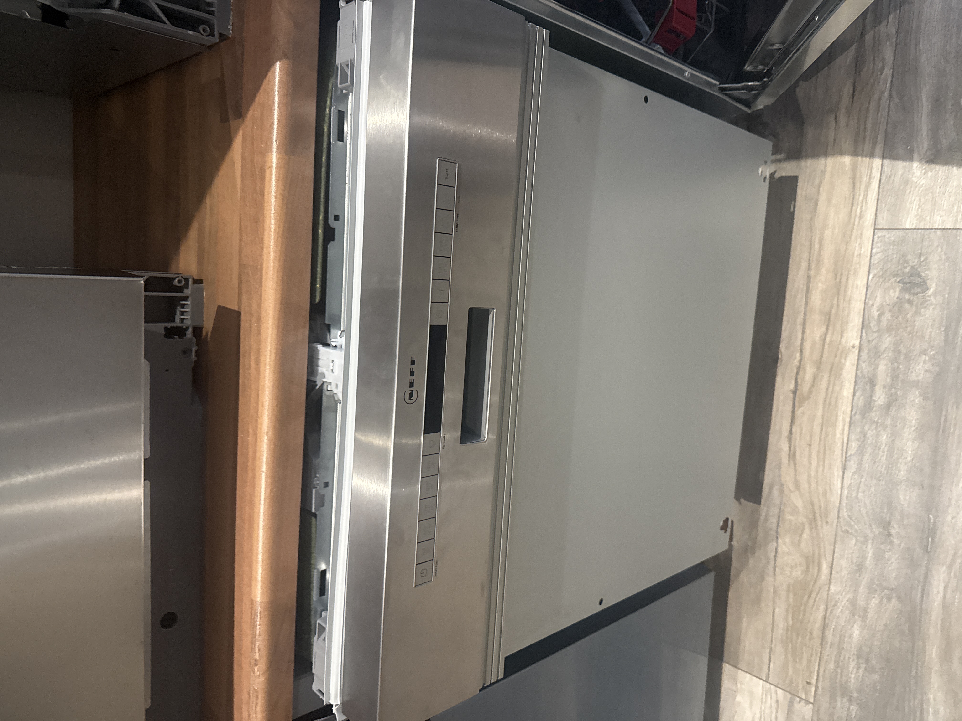 Teilintegrierter Geschirrspüler NEFF S145EAS16E