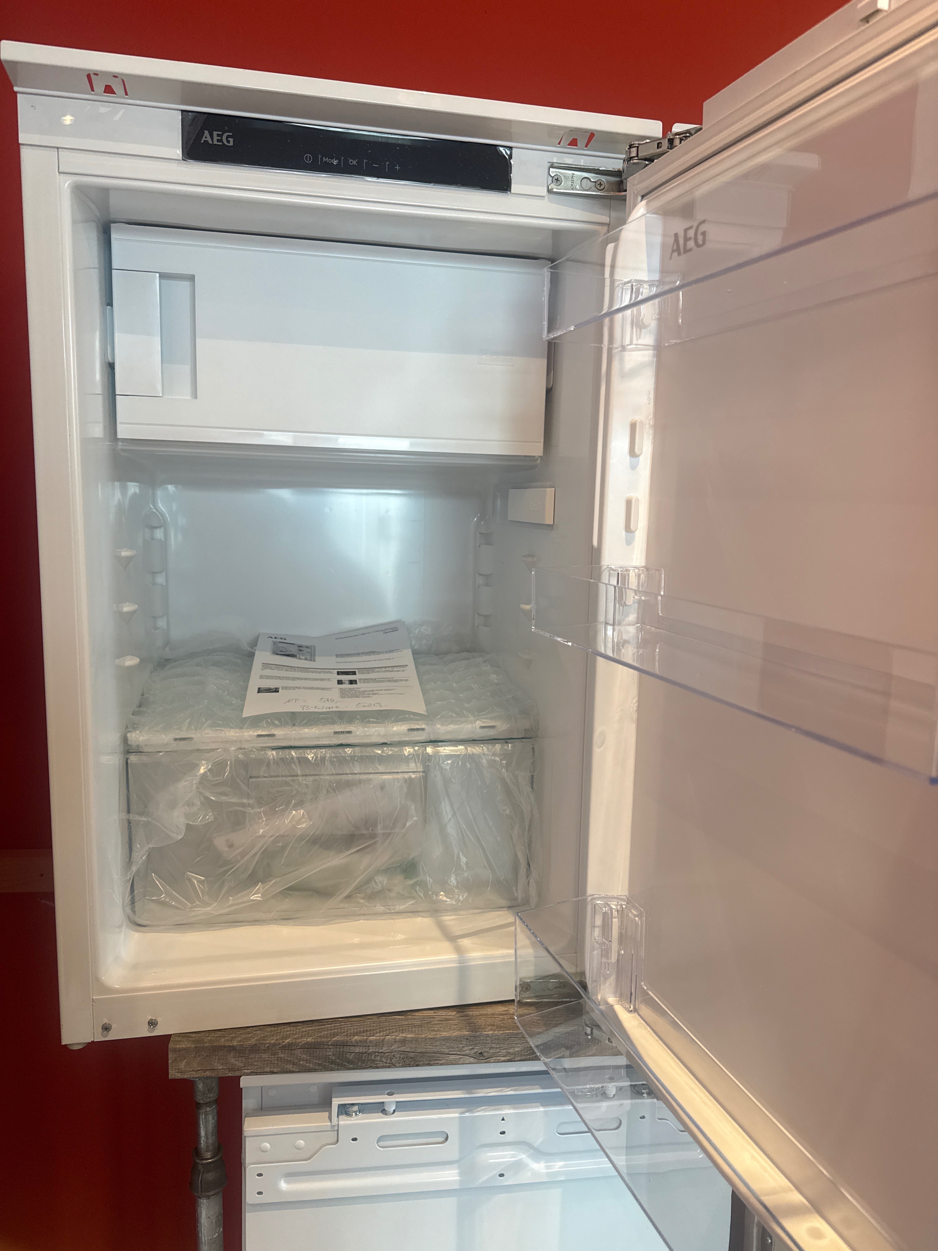 Einbaukühlschrank 88cm Festtür mit Gefrierfach