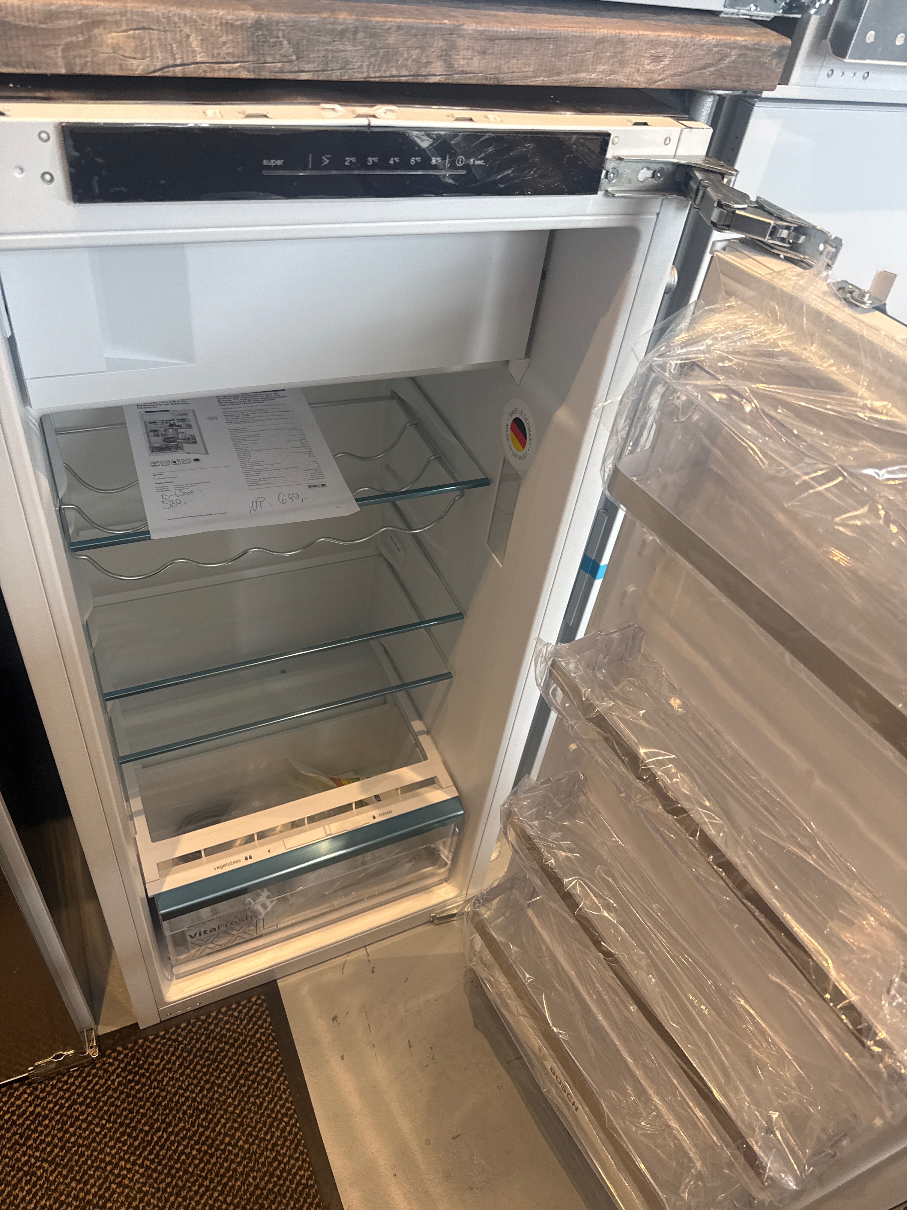 Einbaukühlschrank mit Gefrierfach 122 cm